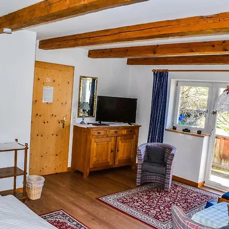 Guest house Lanzenhof 3*