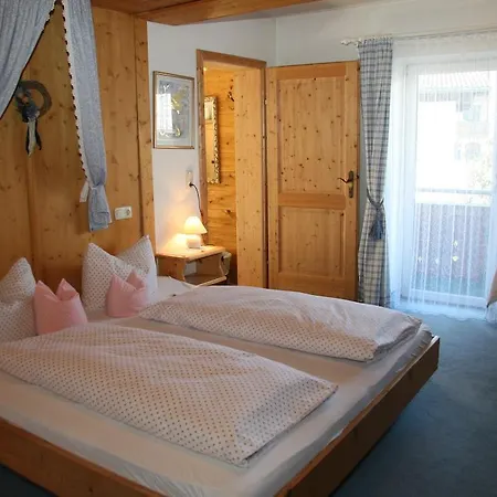 Guest house Lanzenhof 3*